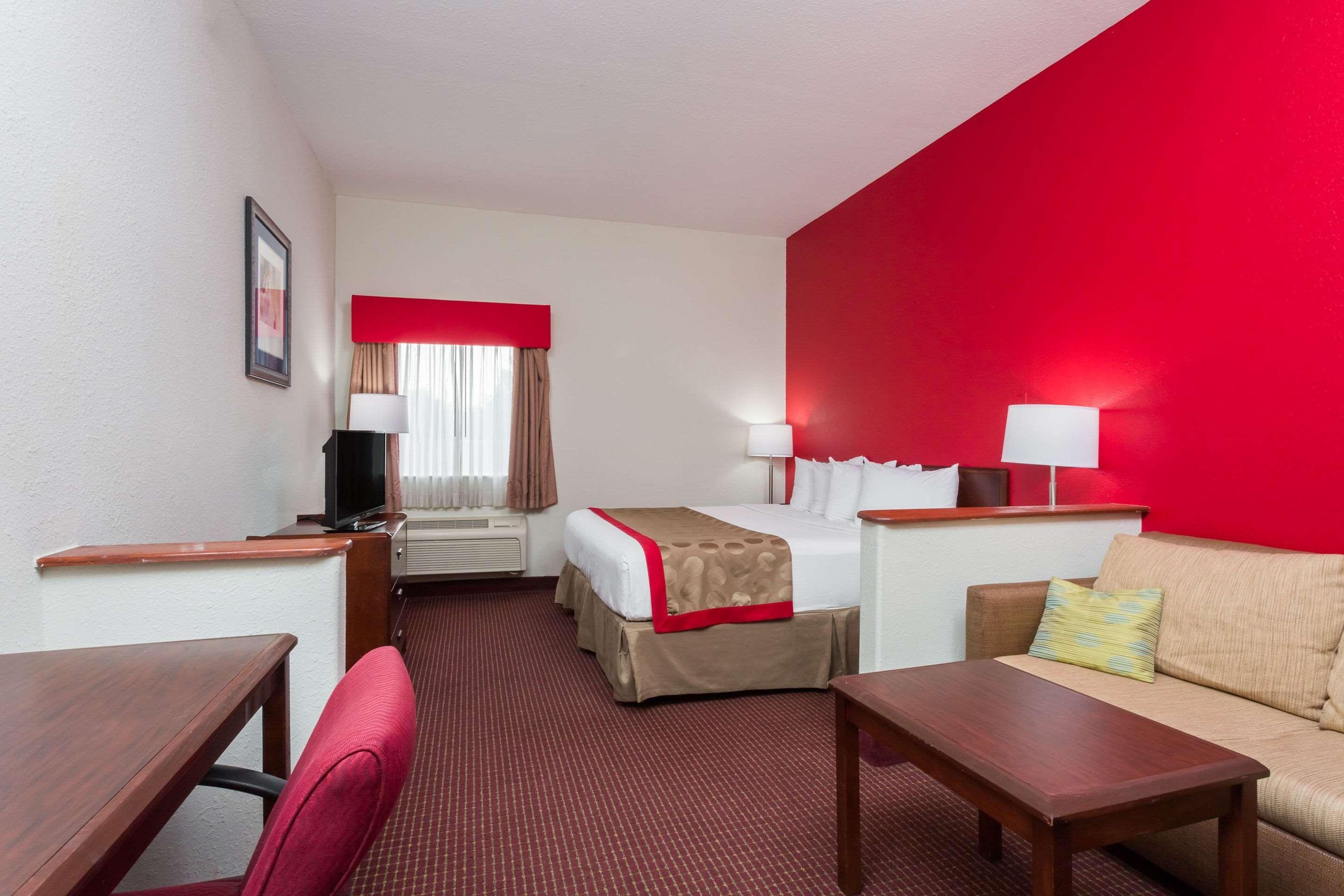 Quality Inn Zephyrhills-Dade City Экстерьер фото