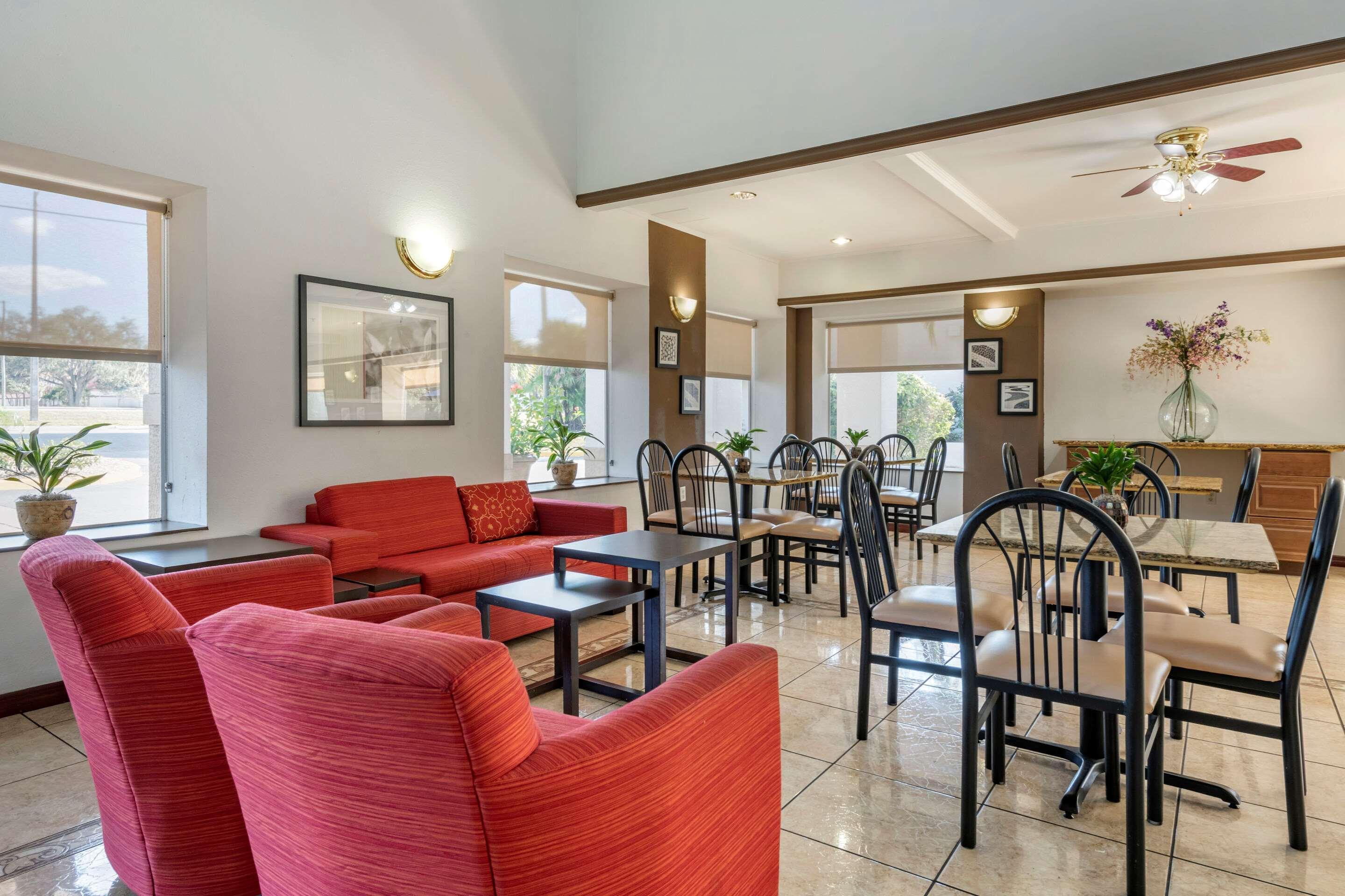 Quality Inn Zephyrhills-Dade City Экстерьер фото