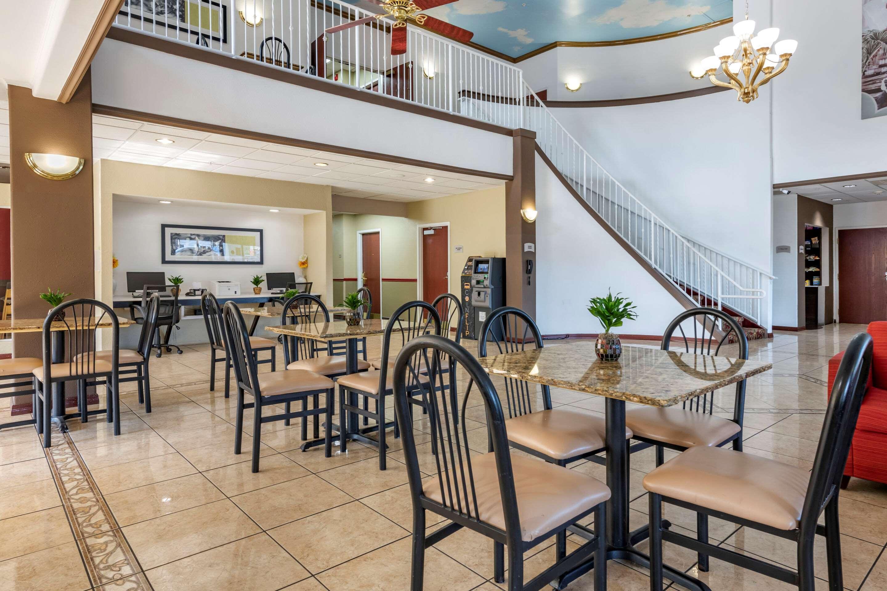 Quality Inn Zephyrhills-Dade City Экстерьер фото
