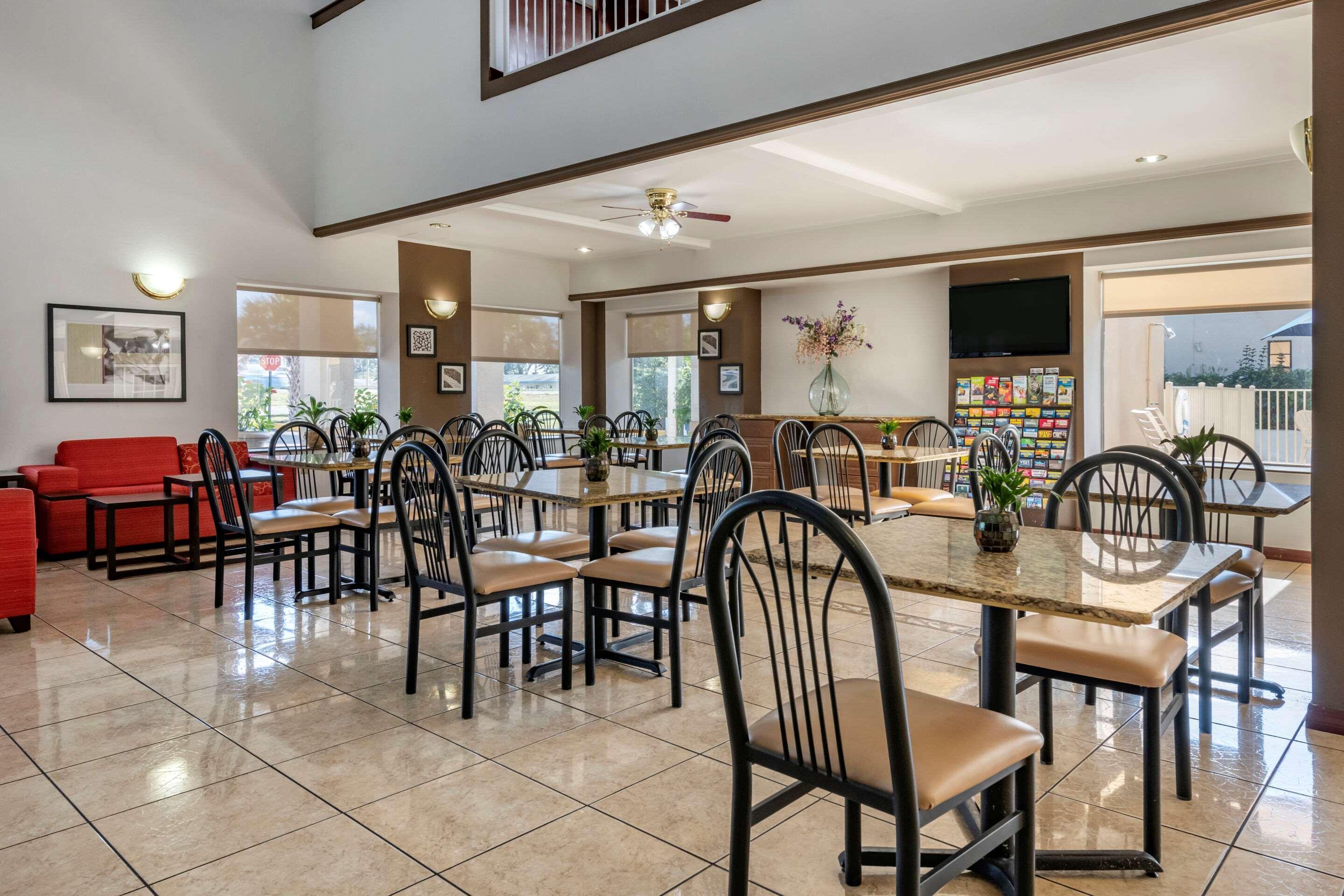 Quality Inn Zephyrhills-Dade City Экстерьер фото