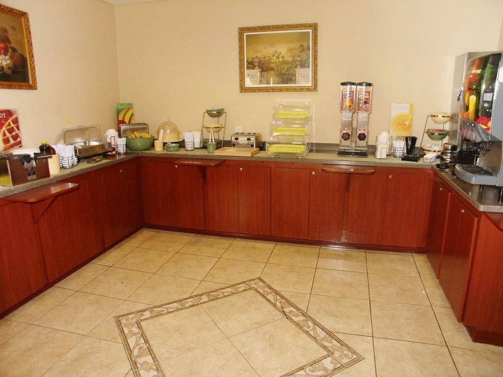Quality Inn Zephyrhills-Dade City Экстерьер фото
